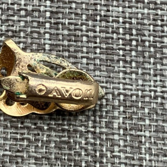 Avon Clip On Earrings Butterfly In Flight Profile Gold Shiny Retro Soft Girl - Picture 6 of 6